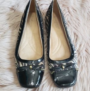 4/$25 Naturalizer leopard comfort flat size 7N